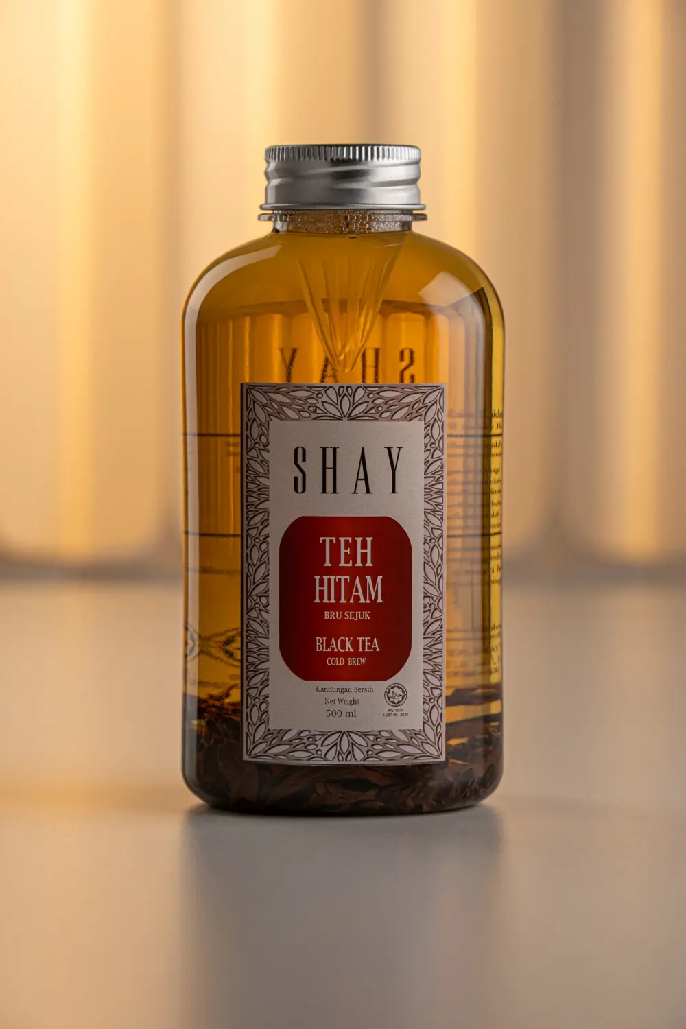 SHAY Hitam black tea with honey, ripe fruit, floral and spice notes